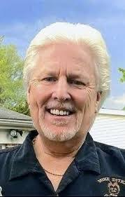 Robert Warne's Instagram, Twitter & Facebook