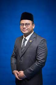 Biodata dan profile yb tuan amirudin bin shari. Nama Menteri Besar Selangor Yang Baru Rasmi Suy