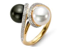 In the spirit of the taijitu symbol of complementary opposites which complete a perfect whole, Mastoloni 18k Yellow Gold 9 9 5mm Multicolor Black White Round Tahitian Pearl Ring With 40 Diamonds 0 22 Tcw