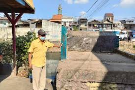 Lot 6264 (1), pantai bisikan bayu, semerak, pasir puteh, kelantan. Warga Johar Baru Minta Jpo Dibongkar Karena Sering Jadi Akses Tawuran Halaman All Kompas Com