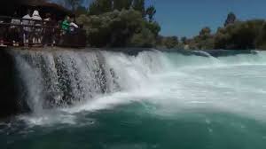 Manavgat çağlayanı (manavgat şelalesi), akdeniz bölgesinin turizm merkezlerinden antalya'nın manavgat ilçesinde manavgat nehri üzerinde bulunan ünlü bir şelaledir. Antalya Manavgat Selalesi Natural Landmarks World Waterfall