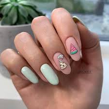 Manichiura La Moda Primavara Vara 2020 Xmodax Com In 2020 Fall Nail Art Fall Nail Art Designs Cute Acrylic Nails
