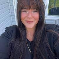 Terri Pomeroy's Instagram, Twitter & Facebook