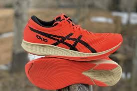 Une semelle cousue sera également très bon signe. Running Bien Choisir Sa Chaussure De Course A Pied L Equipe