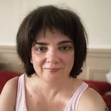 Vas-y va voir ta pute, la phrase mythique des filles jalouses. added a  new...