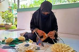 Hmm btw tapi apa anda tau apa itu kain fanel? Griya Cantik Dengan Hiasan Tirai