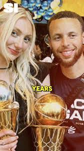 Sonia Curry's Instagram, Twitter & Facebook