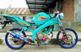 Modifikasi vixion putih jari jari ceper youtube 05 06 2019 modifikasi vixion putih jari jari ceper pasti banyak orang yang jemu dengan desain motor yamaha vixion standar sehingga sudi mengeluarkan banyak uang untu vixion putih jari jari modifikasi yamaha vixion putih 2011. 55 Gambar Modifikasi Motor Vixion Velg Jari Jari