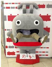 日本东京地铁推玩偶吉祥物路人爆笑恶搞合影 娱乐新闻 正北方网 character fictional characters snoopy