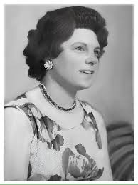 Brookfield Boys School, Art Department 1988. I spent a week there from  college. Tim Searcy was Head of Art, and set up the weaving frames. He also  ran courses from his converted