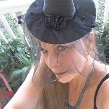 Look at this big ole pwssy! WHAT YOU GONE DO WITH A BUTTER KNIFE SIR! You  did this to yourself. These men out here are too HEMOTIONAL