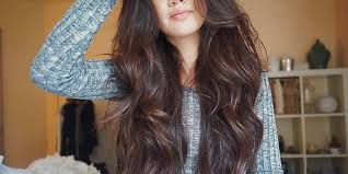 This enables the oil to heal any kind of dryness or flakiness on the scalp, or more popularly known as, dandruff. This Magic Ingredient Will Keep All Your Hair Problems At Bay