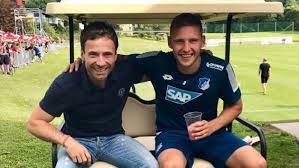 Pavel kadeřábek (born 25 april 1992) is a czech football player who plays for 1899 hoffenheim and the czech republic national team. Jine Nabidky Nechal Stranou Kaderabek Se Upsal Hoffenheimu Na Dalsi Ctyri Roky Sport Cz