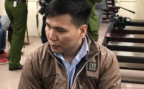 Toàn cảnh vụ ca sĩ Châu Việt Cường nhét tỏi vào miệng "bạn tình"