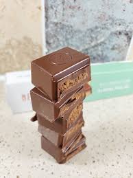 Família oferece r$ 50 mil de recompensa por inglesa desaparecida. Review Almond Praline From Neuhaus Eat Explore Etc Pralines Toblerone Chocolate Chocolate