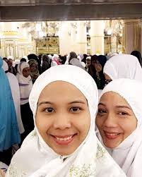 Grey ialah sebuah siri televisyen drama romantik malaysia 2018 arahan riza baharudin, adaptasi novel 2017 dengan judul sama karya syamnuriezmil, lakonan fendy bakry dan eyra hazali. Biodata Kayda Aziz Anak Sheila Majid Pelakon Mr Grey