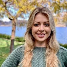 Amanda Windt's Instagram, Twitter & Facebook