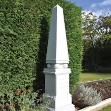 Get in on the best deals, new products and gardening tips. Obelisk Berthun Park Aus Stein Mit Sockel Zur Gravur