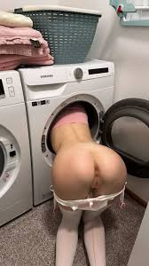 Застряла в стиральной машине  голые девки, члены, голые девки с членами,  дрочево, гуро, извратское порно и прочая половая ёбля - смотреть бесплатно!