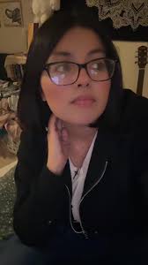 Reyna Olivas (@reynaraylene)