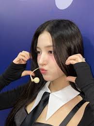 Momoland (Korean: 모모랜드; RR: momolaendeu, stylized in all caps) is a So...