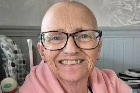 Doctors told woman she had bruised rib but now she's only got one year to  live