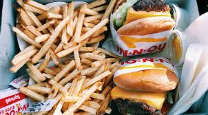 Les boissons énergisantes, les friandises, sucreries, etc., sont considérés comme des aliments de malbouffe. Journee Mondiale De La Malbouffe Chiffres Cles Conseils Et Astuces Blog Tous Ergo