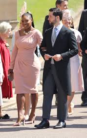 Pălăriile au oferit un plus de eleganță și au evidențiat imaginația creatorilor prin culori și modele. Ce Èinute Au Purtat Invitatele La Nunta RegalÄ BritanicÄ Alistmagazine
