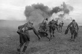 Die schlacht von stalingrad ist eine der bekanntesten schlachten des zweiten weltkriegs und ein hace 10 años. Zweiter Weltkrieg Die Bilder Der Schlacht Von Stalingrad Sitzen Tief Zeit Online