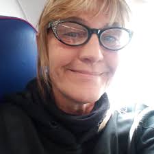 IPNOSI REGRESSIVA GUIDATA. Ascolta questo audio, rilassati, lasciati andare  ed entra in una leggera e piacevole ipnosi, per visualizzare le tue vite  passate. Prova, condividi e seguimi su Potere Della Mente