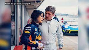 Dank einer genialen reifentaktik hatte der niederländer am sonntag in. Max Verstappen Mit Kelly Piquet Auf Liebes Spritztour