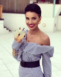 Seamănă izbitor cu o vedetă la fel de frumoasă de la noi. Adelina Pestritu Am Grija De Trupul Meu Cu Tot Ce Am La Dispozitie Pagina 3 Din 3 Slab Sau Gras