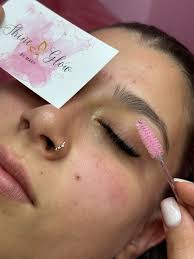 Mixed Wet Effect💧 A perfect blend of texture, drama & lightness , for  those who want that “just stepped out of the water” lash look, with a twist  💦 👁 Fluffy yet