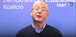 Gyurcsány ferenc egyike azon hazai politikusoknak, akik még hosszú évek múltán is képesek új oldalról „megörvendeztetni a közönséget. Hollik Istvan Gyurcsany Ferenc Es A Baloldal Elvette A Fiatalok Jovojet Demokrata