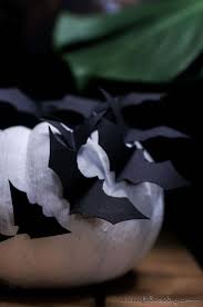 Diy Halloween Deko Selber Machen Kurbisse Mit Fledermausen Filizity Com Diy Blog Aus Dem Rheinland Halloween Deko Selber Machen Deko Selber Machen Halloween Deko