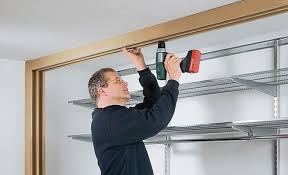 Schiebeturenschrank Selber Bauen Bauen Schiebeturenschrank Selber Stauraum En 2020 Agencement Dressing Mobilier De Salon Trucs Et Astuces Maison