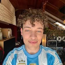 Robbie Robb's Instagram, Twitter & Facebook