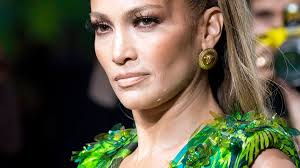 Jest córką oficera wojska polskiego i nauczycielki. Jennifer Lopez Na Zdjeciu Wyglada Jak Lysa Fani W Szoku