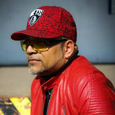 Stream Steve Erinle music