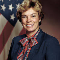 Оригинальная находка описывала эту фотографию следующим образом: Операция