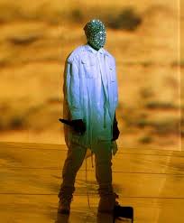 Kanye bundles up for his las vegas outing. How Do We Feel About Kanye West Wearing Maison Martin Margiela S Crystal Face Mask Glamour