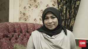 Nike ardilla memang bukti kegemilangan budaya pop indonesia abad ini. Kebaikan Nike Ardilla Di Balik Karier Melly Goeslaw
