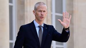 Nejedná se o profil poslance miloslava roznera! Nemichejte Do Francouzstiny Anglictinu Vyzval Ministr Kultury Aktualne Cz