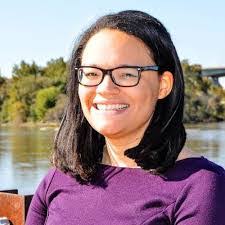 Danielle Simms's Instagram, Twitter & Facebook