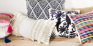 Tips merawat bantal dan guling. Tips Mudah Kembalikan Bantal Yang Kempes