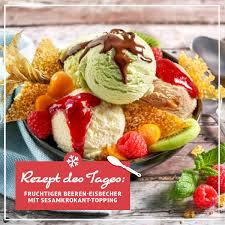 Fruchtiger Beeren Eisbecher Mit Sesamkrokant Bofrost Rezept Rezept Eisbecher Lebensmittel Essen Krokant