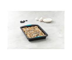 I love silicone for it's great release with no greasing the pan. 9 X 13 Oblong Silicone Cake Pan Trudeau Maison Buy Online In Andorra At Andorra Desertcart Com Productid 136238169