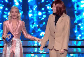 Χαμό προκάλεσε η κατερίνα στικούδη στη σκηνή του yfsf. Your Face Sounds Familiar Epeisodio 2 Nikhtria H Katerina Stikoydh Videos Greek Web Tv Live