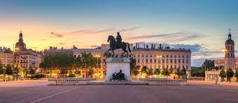 Comprehensive information on lyon's heritage, cultural and sporting activities, leisure and outings for tourists as well as leisure and business information for tourism professionals. Lyon Die 2000 Jahrige Grossstadt