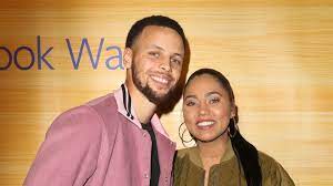 Curry is good at changing speed and direction and handles the ball well … in the open court he can stop on a dime at. Bald Papa Stephen Curry Schwester Fur Tochterchen Riley Promiflash De